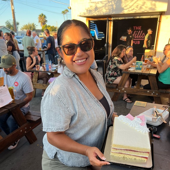 Meet your Posher, Deanna - Picture 1 of 1